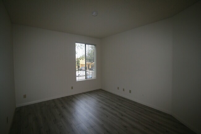 Building Photo - 3637 Clarington Ave