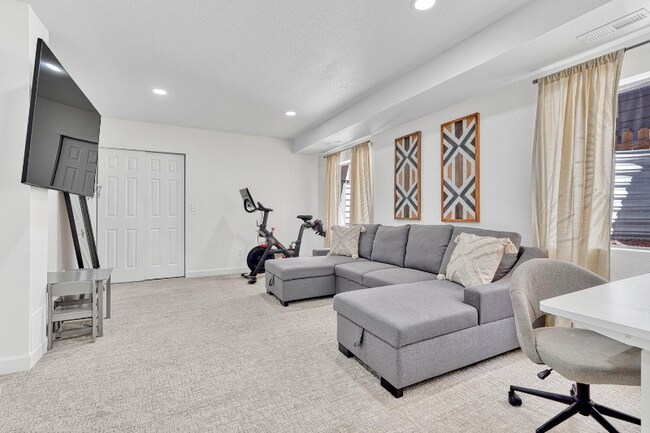 Building Photo - 10566 Cherrybrook Cir