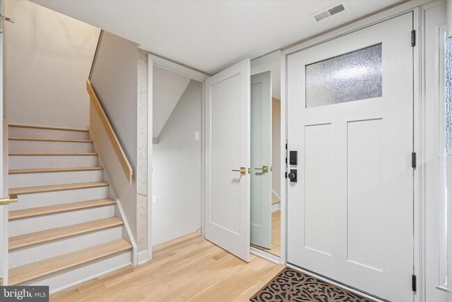 Building Photo - 42 Golf Club Dr