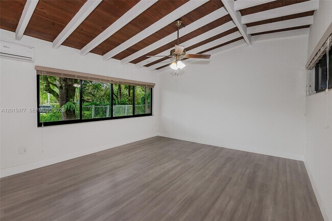 Building Photo - 12725 SW 80th Ave