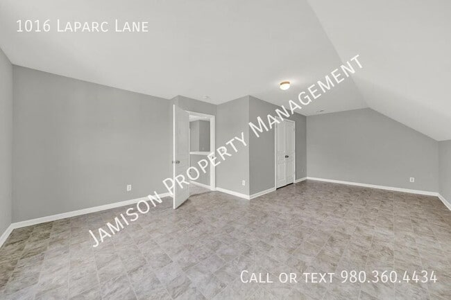 Building Photo - 1016 Laparc Ln