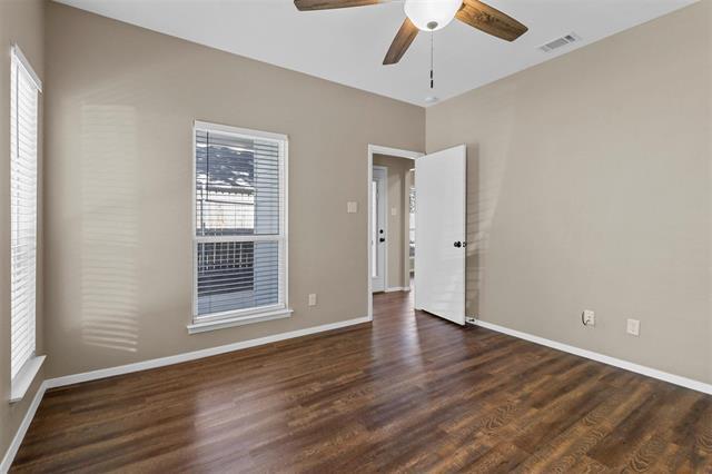 Building Photo - 427 Jannie St