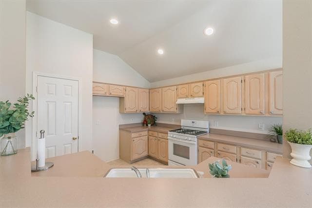 Building Photo - 8301 Clearbrook Dr