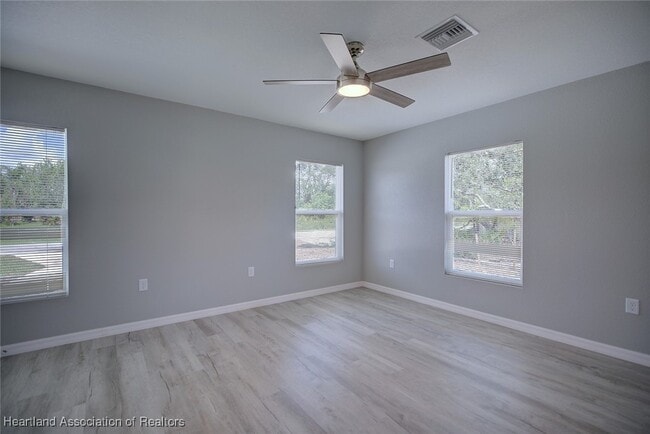 Building Photo - 1525 Chatsworth St