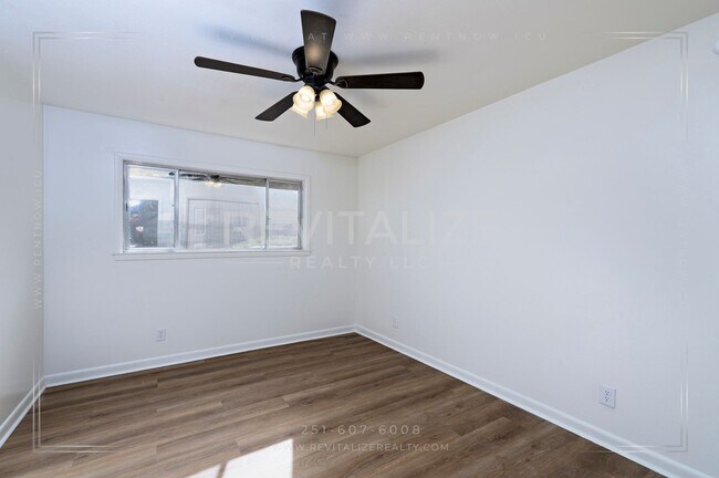 Building Photo - HALF-DEPOSIT SPECIAL! Spacious 4-Bed 2-Bath Brick Home in West Mobile