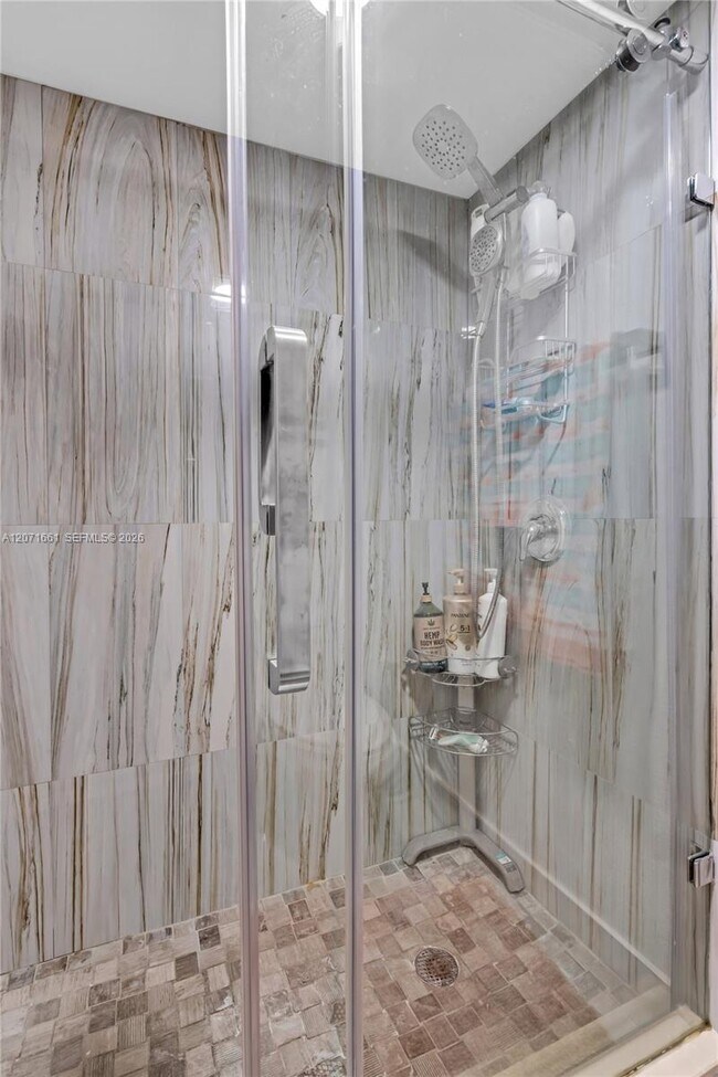 Building Photo - 455 Paradise Isle Blvd