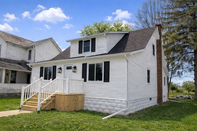 Building Photo - Wapak – Fully Remodeled Home with 2-Car Garage