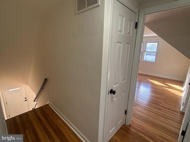 Building Photo - 144 2nd Ave