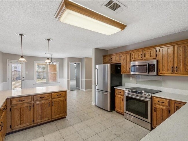 Building Photo - 615 Jockey Cove