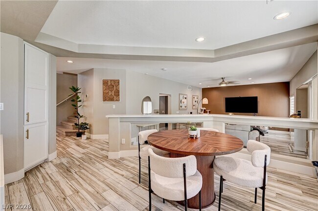 Building Photo - 9748 Cathedral Stairs Ct