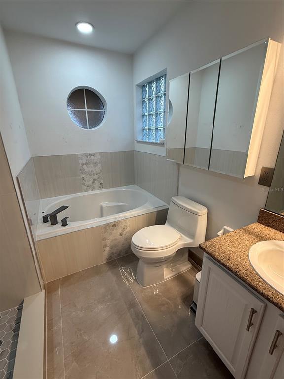 Building Photo - 314 Regency St