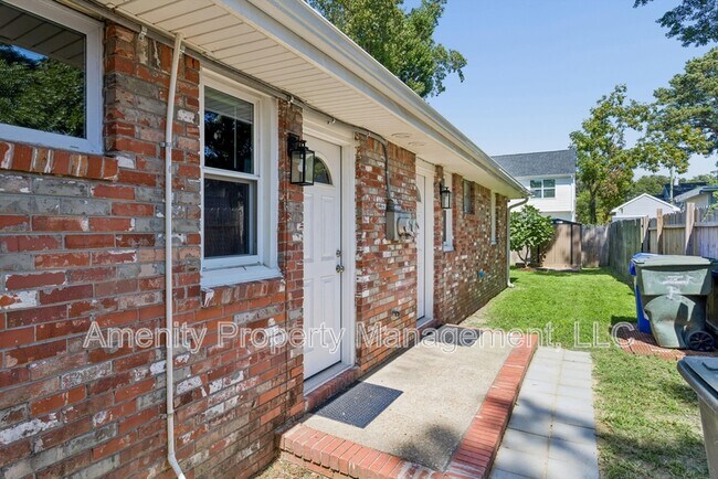 Building Photo - 1028 Modoc Ave