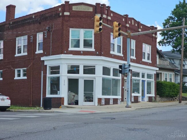 Primary Photo - 5368 Carthage Ave