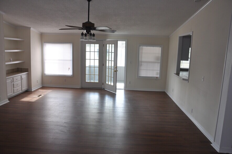 Building Photo - 14939 Angela Dr