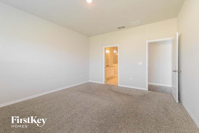 Building Photo - 2913 Deerberry Ln