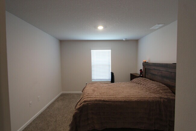 Building Photo - 5372 Wyndell Cir
