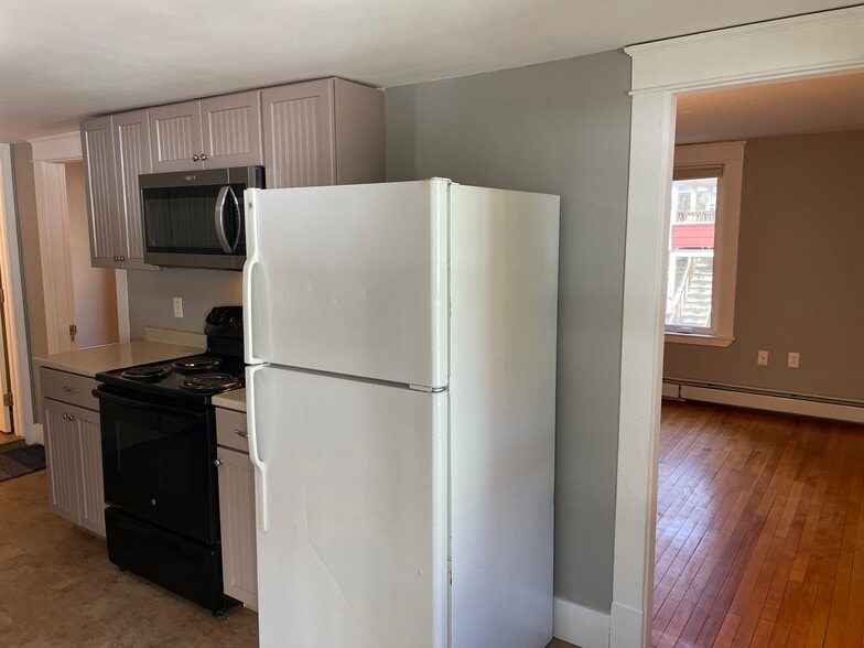 Building Photo - 6 York St