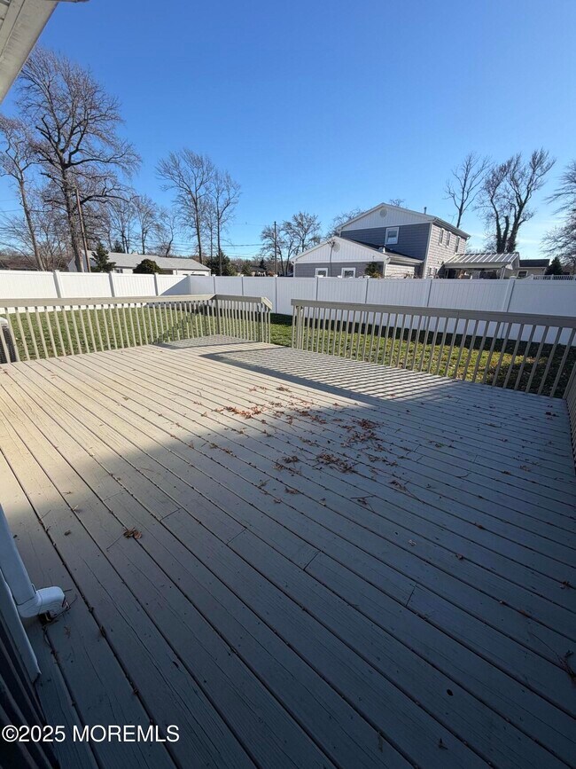 Building Photo - 710 Dow Ave