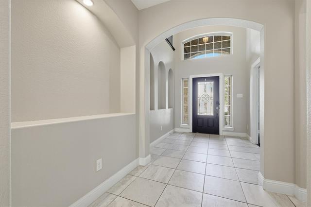 Building Photo - 15801 Weymouth Dr