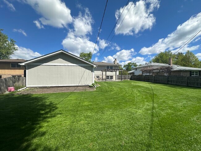 Building Photo - 130 Bonnie Brae Ave