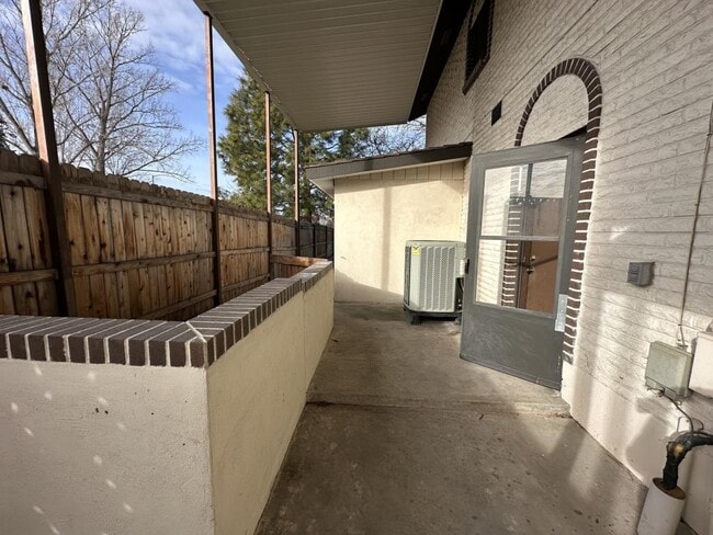 Building Photo - 2067 Sundown St