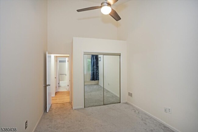 Building Photo - 41 Mt Kemble Ave