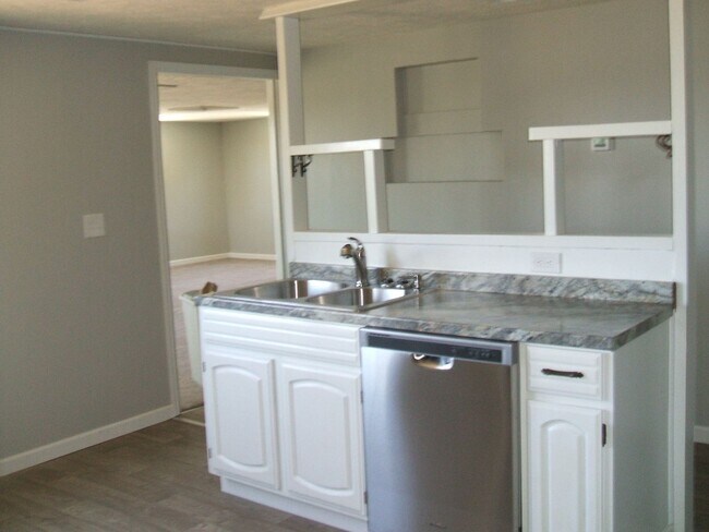 Building Photo - 1176 Red Hill Rd