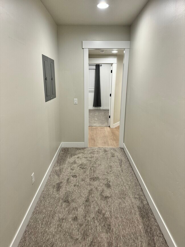 Hall - 88 S Hayata Ln