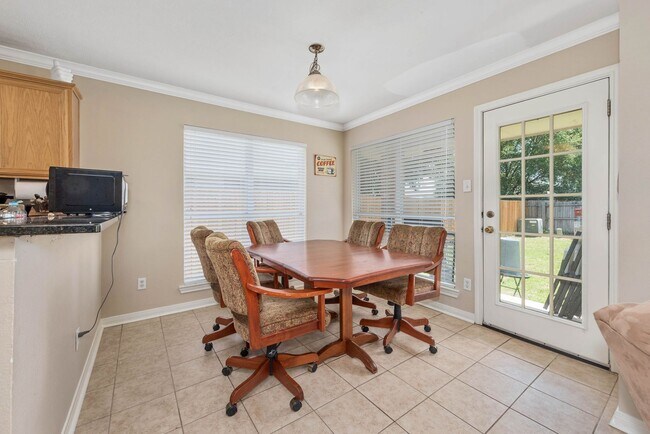 Building Photo - AUGUST 2026 PRE-LEASE!! COME TOUR THIS AMAZING 4 bed, 4 bath Home!!