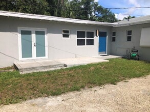 Building Photo - Private Fort Lauderdale FURNISHED 1/1 Avai...