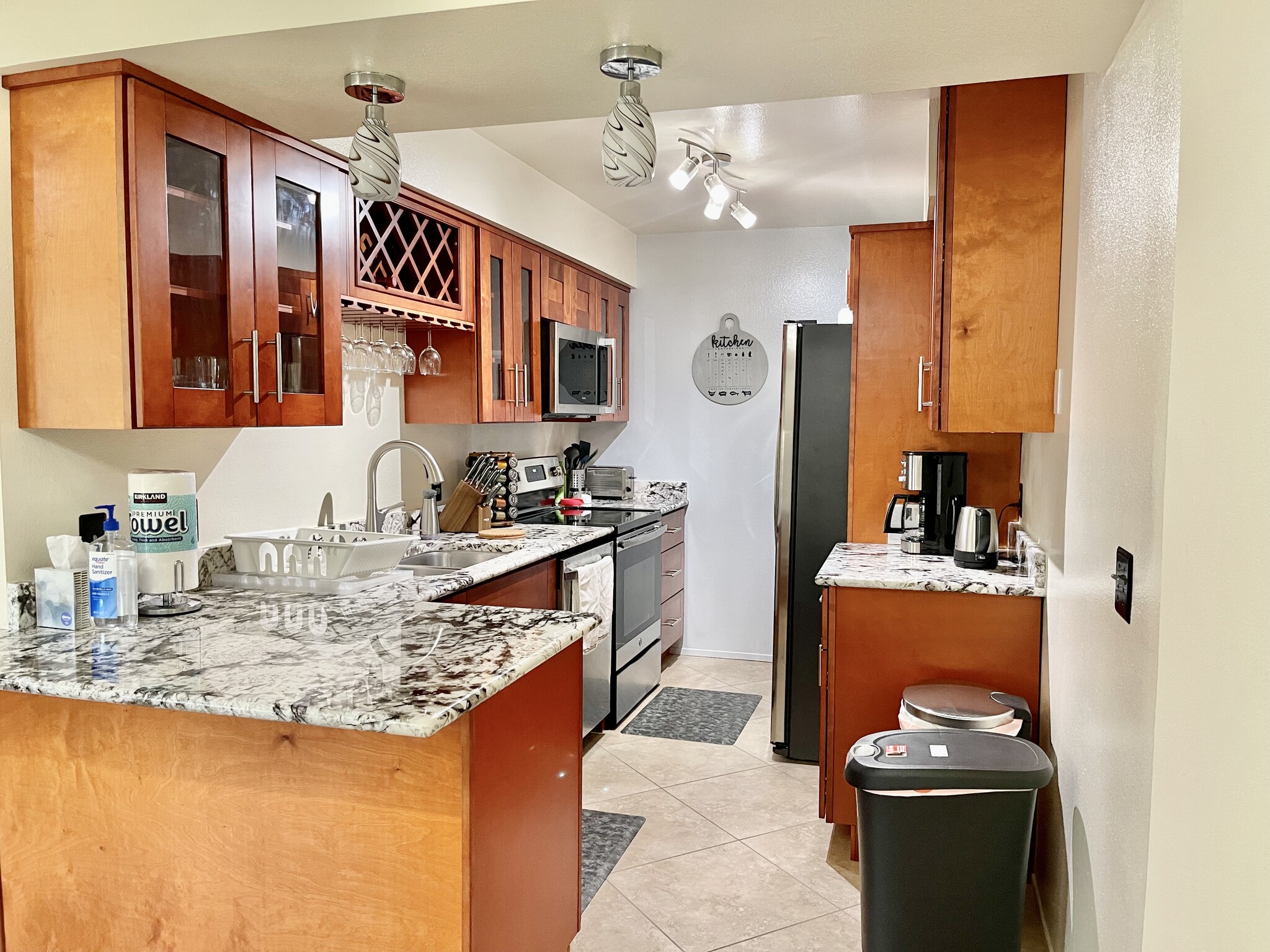Building Photo - 351 N Hermosa Dr