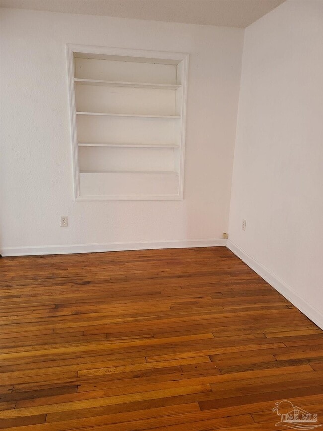 Building Photo - 415 Gibbs Rd