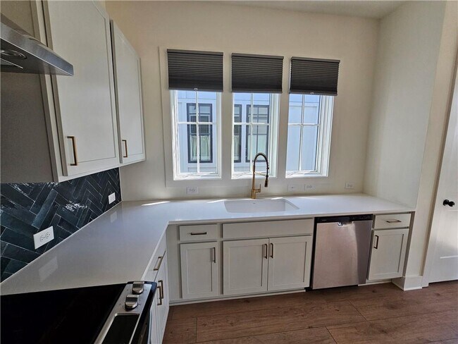 Building Photo - 1294 Longreen Ter NW