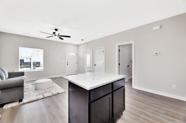 Building Photo - 5421-23 Bressler Dr