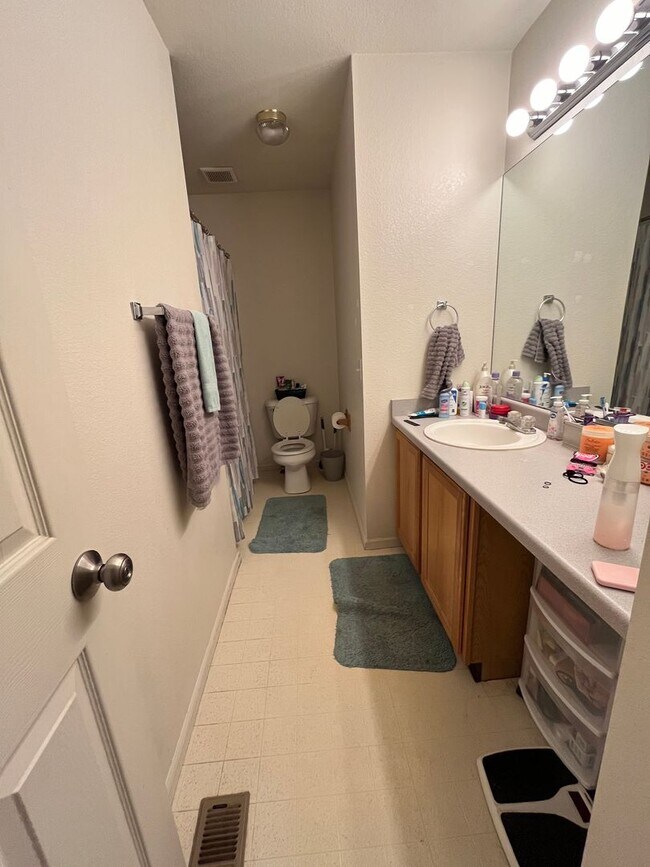 Building Photo - 457 W 91st Cir