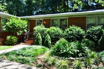 Building Photo - 806 Chamberlain St