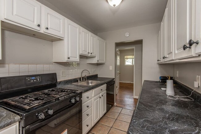 Building Photo - 104 Glen Garry Rd