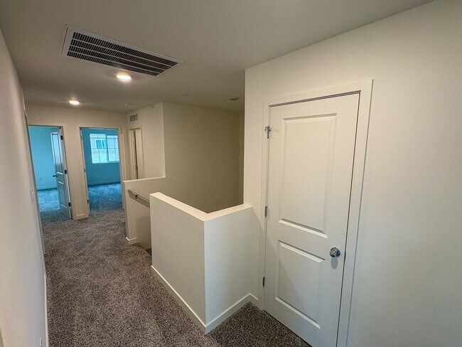 Building Photo - 827 Congaree Ln