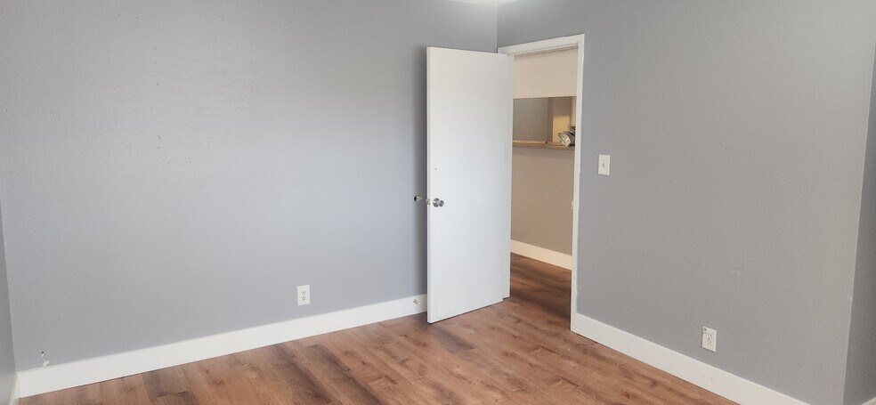 Master bedroom - 10434 Doc Holliday Trl