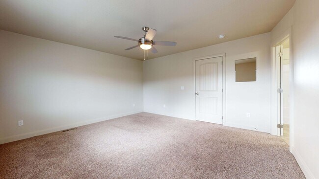 Building Photo - 3 Bedroom Cedar Bend Townhome