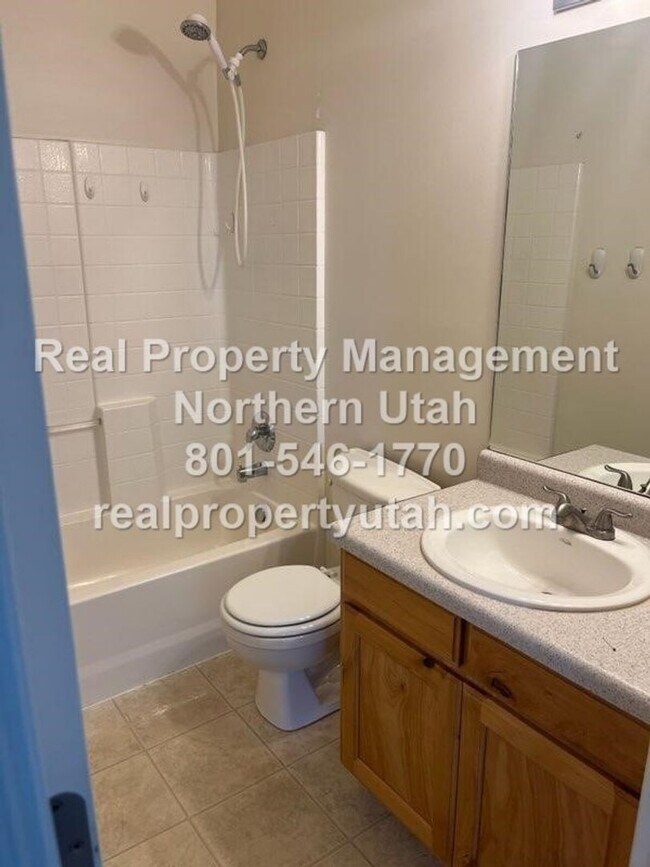 Building Photo - 4 Bedroom 3 Bath Home in West Point Now Available!