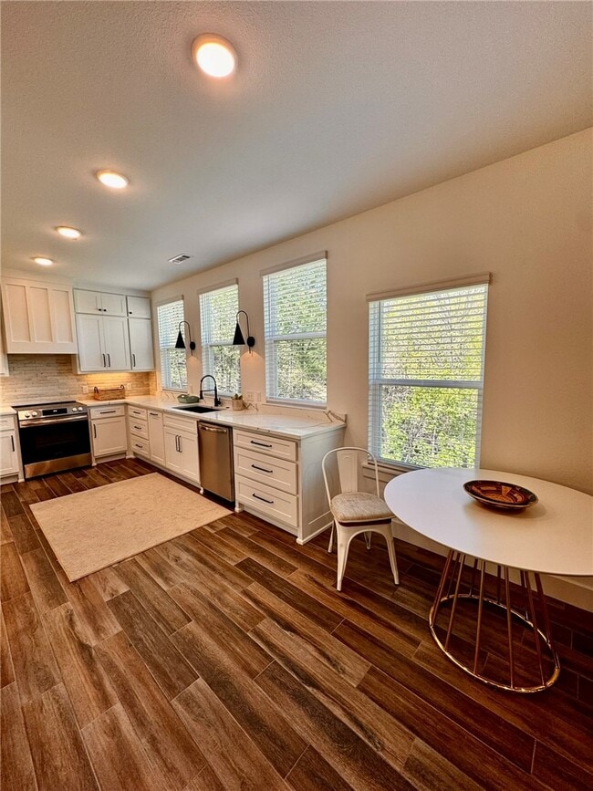 Building Photo - 8881 Williams Rd