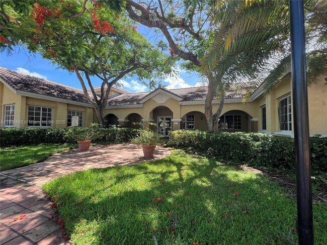 Building Photo - 2600 S University Dr