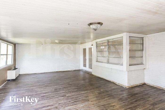 Building Photo - 404 Coburn St