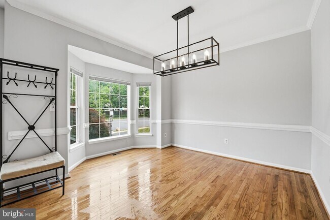 Building Photo - 6355 Willowfield Way