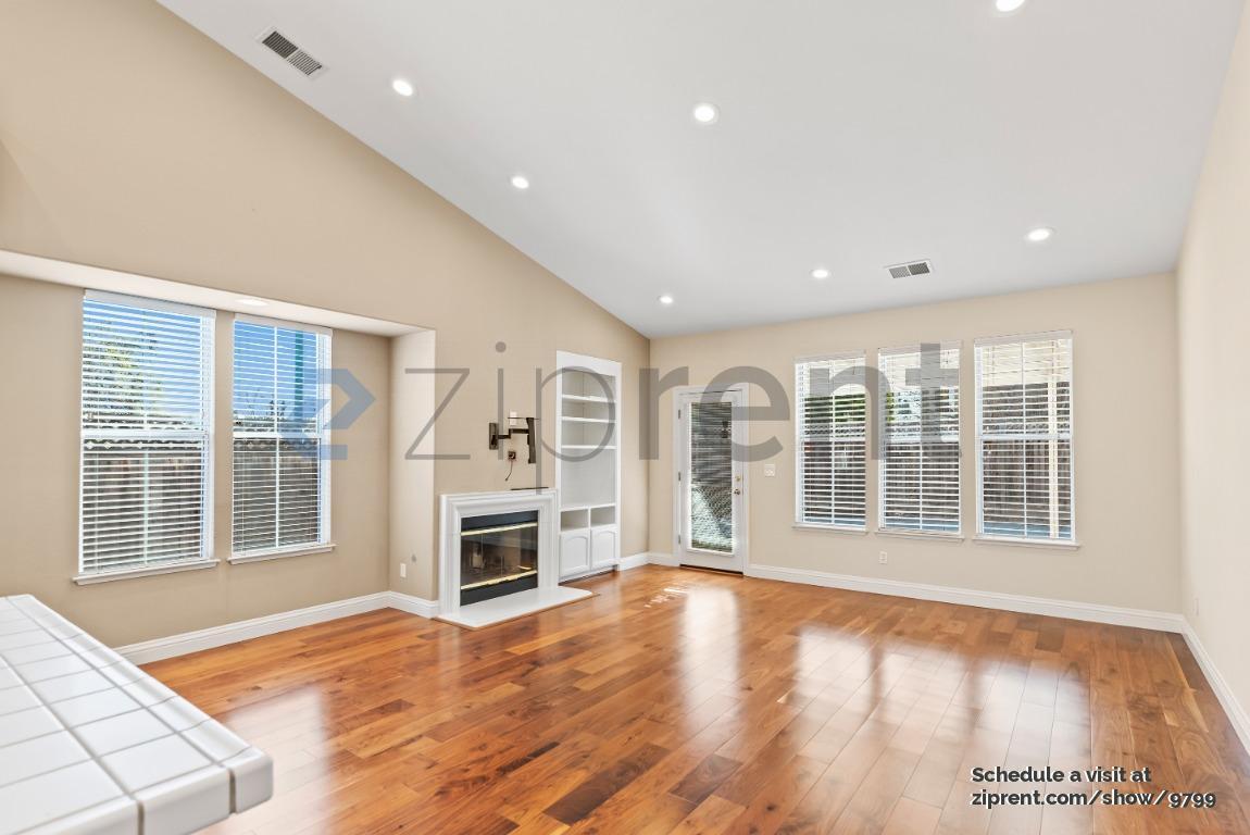 Building Photo - 1468 Bergerac Dr