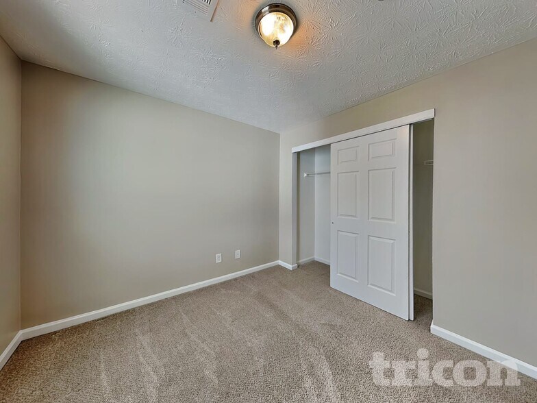 Building Photo - 135 Ellis Drive