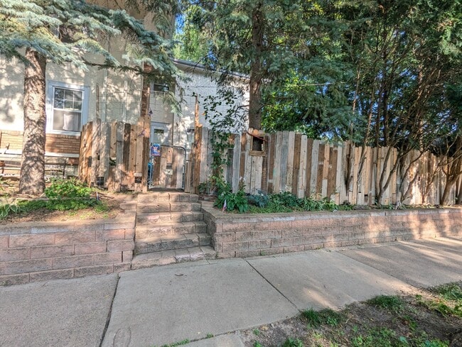 Building Photo - 1696 Juliet Ave