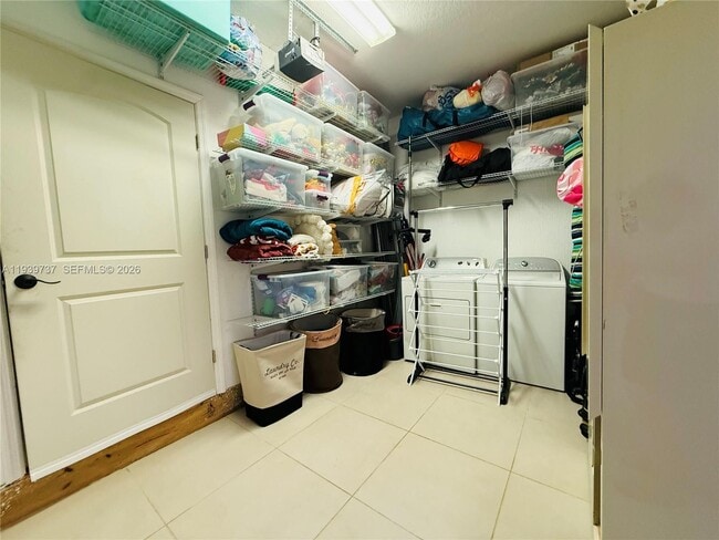 Building Photo - 16950 SW 93rd Ave