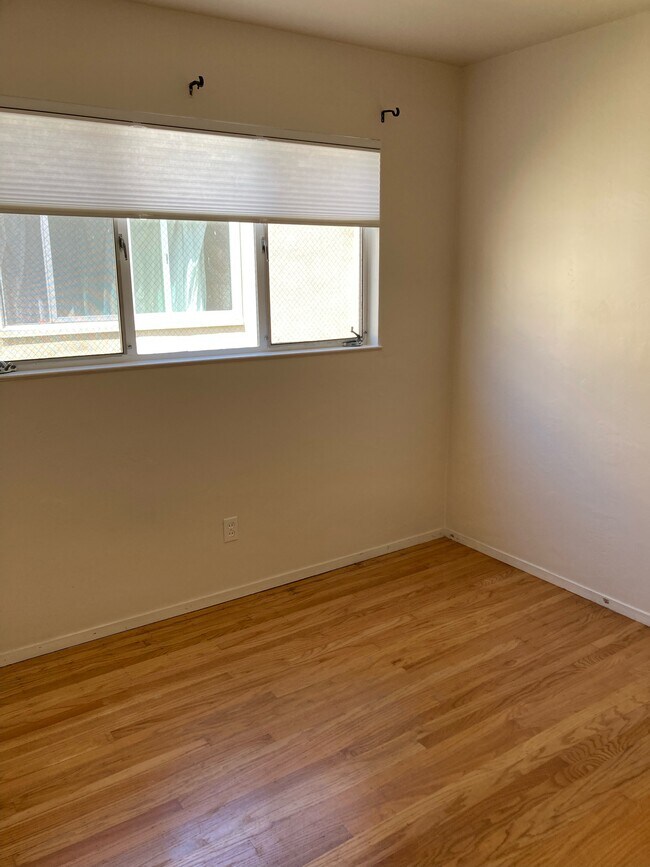 Building Photo - 1423 Walnut St